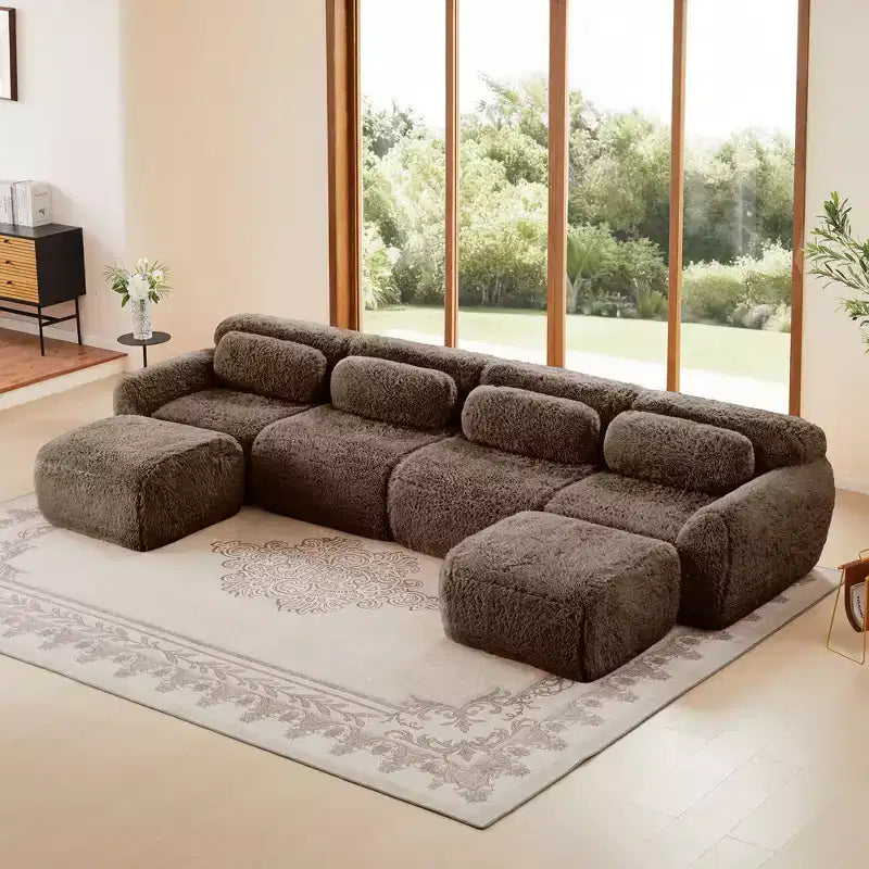 Divano componibile a U Boneless in tessuto peluche color cachi chiaro da 149 pollici con cuscini e 2 pouf (connessione a fibbia)