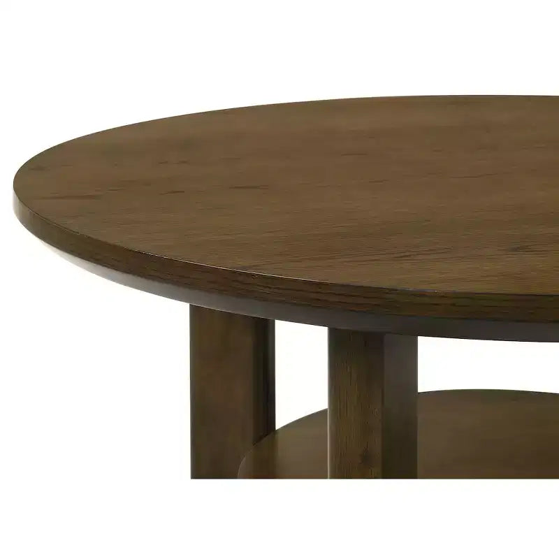 Set di 2 tavolini rotondi in legno con ripiani aperti e gambe cilindriche, finitura rovere