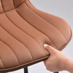 Set di 2 sgabelli da bar girevoli in pelle PU ad altezza bancone con sedile ergonomico e base in metallo