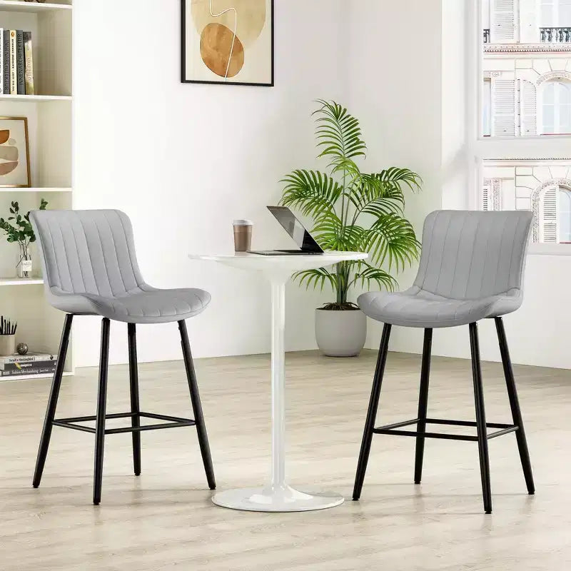 Set di 2 sgabelli da bar girevoli in pelle PU ad altezza bancone con sedile ergonomico e base in metallo
