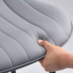 Set di 2 sgabelli da bar girevoli in pelle PU ad altezza bancone con sedile ergonomico e base in metallo