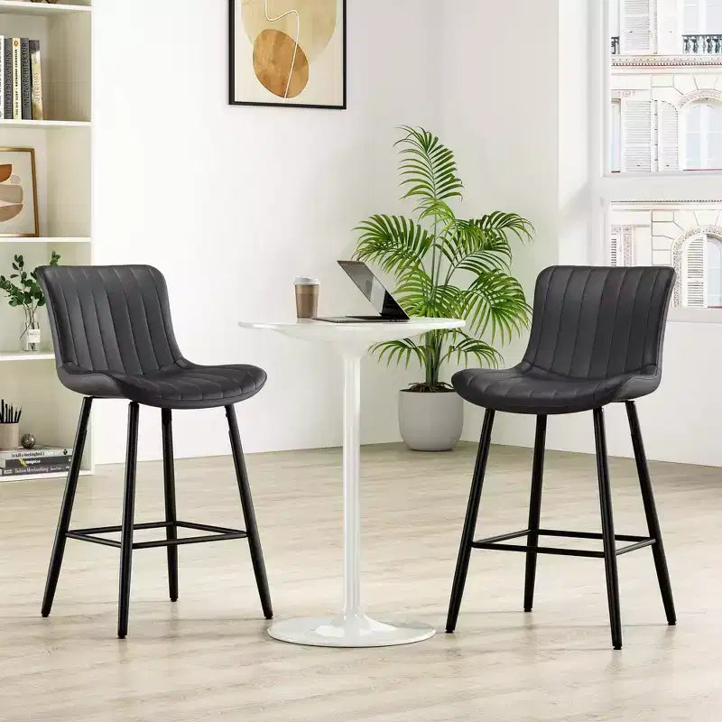 Set di 2 sgabelli da bar girevoli in pelle PU ad altezza bancone con sedile ergonomico e base in metallo