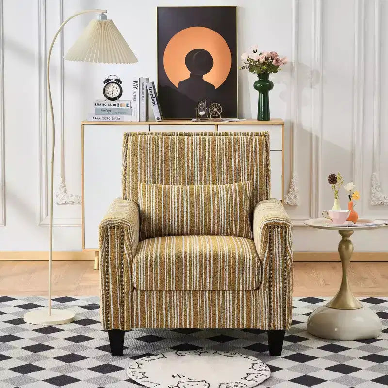 Poltrona accentata moderna bicolore a righe con borchie decorative, struttura in legno massello, poltrona imbottita