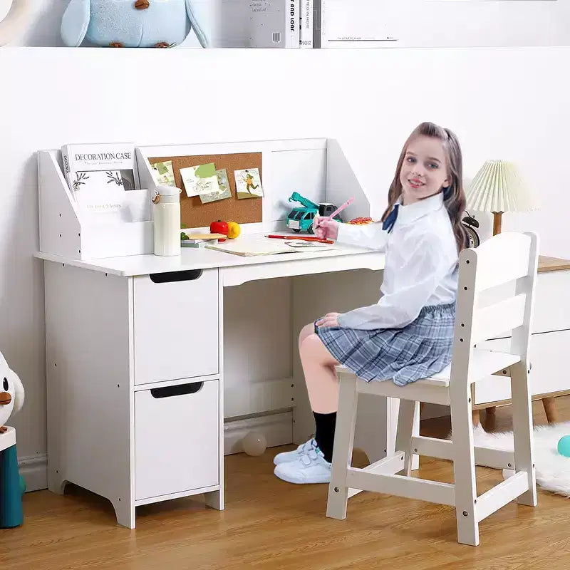 Set Scrivania e Sedia per Bambini con Mobiletti Contenitori, Bacheca, Libreria e Mensole Laterali, Età 3-8